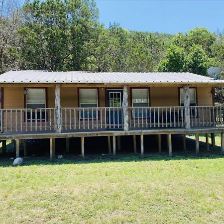 Riverstone Cabins Hotel Leakey Ngoại thất bức ảnh