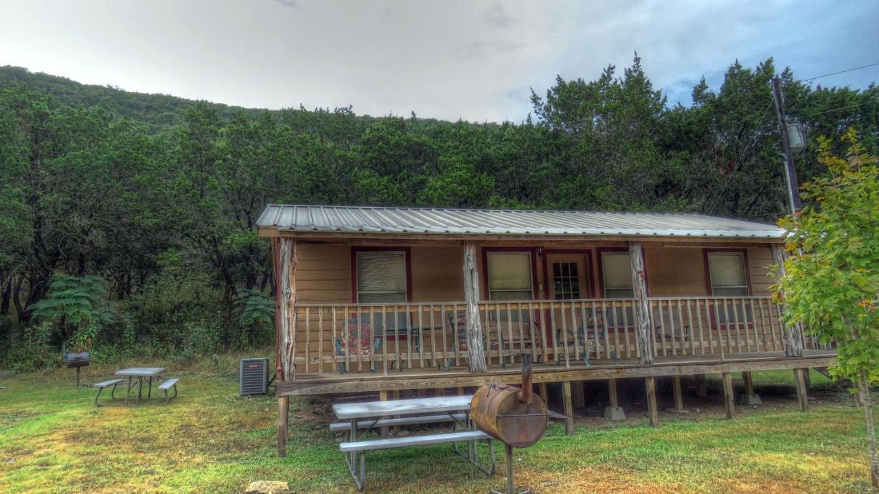 Riverstone Cabins Hotel Leakey Ngoại thất bức ảnh